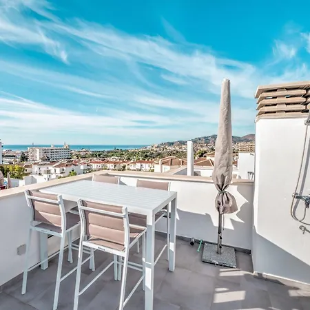 Deluxe House With Roof Terrace And Pool Nerja