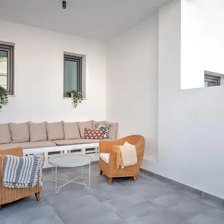 Deluxe House With Roof Terrace And Pool Villa Nerja