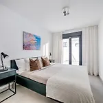 Deluxe House With Roof Terrace And Pool 빌라 *