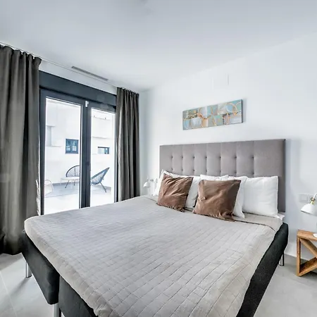 Deluxe House With Roof Terrace And Pool 빌라