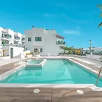 Deluxe House With Roof Terrace And Pool Villa