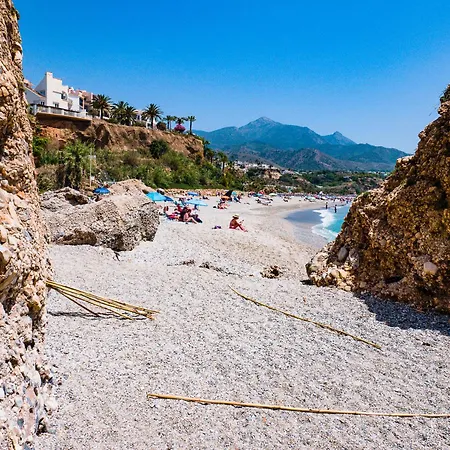 Villa Deluxe House With Roof Terrace And Pool Nerja