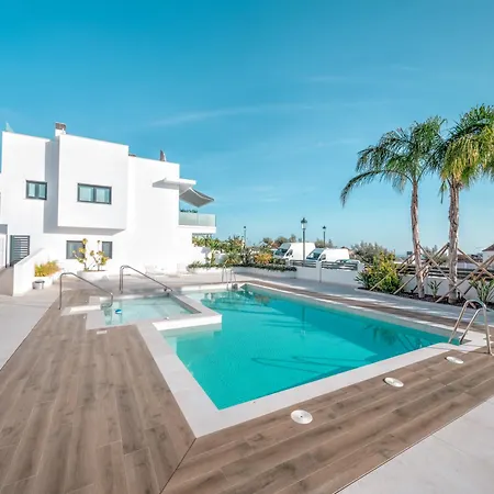Deluxe House With Roof Terrace And Pool Nerja