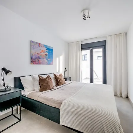 Deluxe House With Roof Terrace And Pool Villa *
