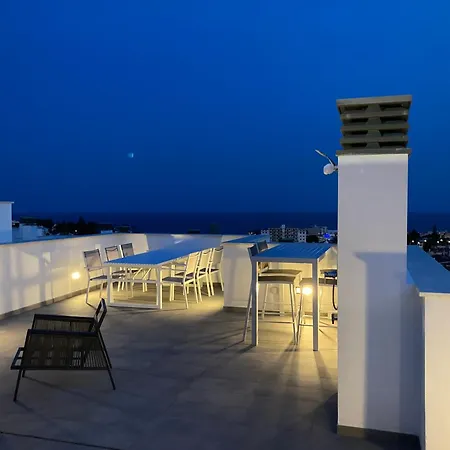 וילה Deluxe House With Roof Terrace And Pool