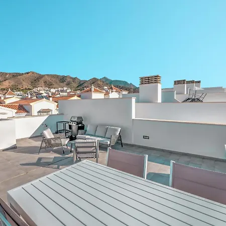 וילה Deluxe House With Roof Terrace And Pool