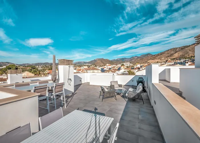 Villa Deluxe House With Roof Terrace And Pool Nerja