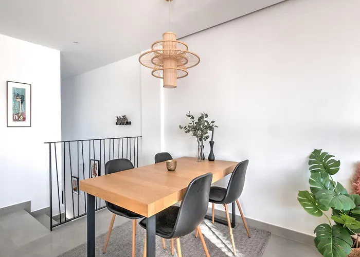 Deluxe House With Roof Terrace And Pool Villa *