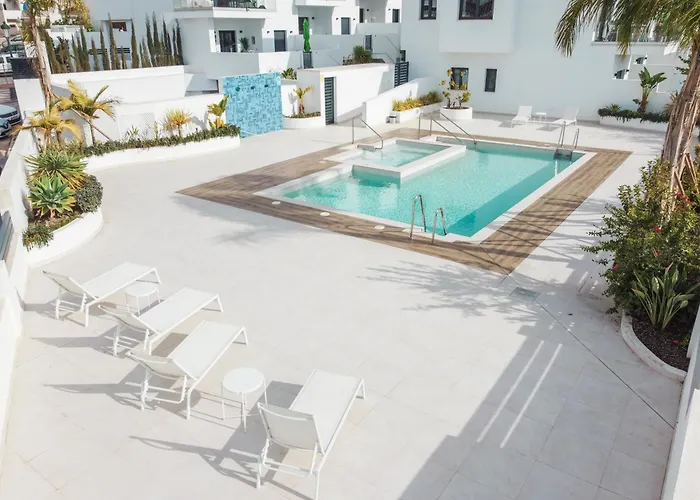 Villa Deluxe House With Roof Terrace And Pool Nerja