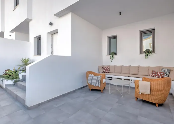 Villa Deluxe House With Roof Terrace And Pool Nerja