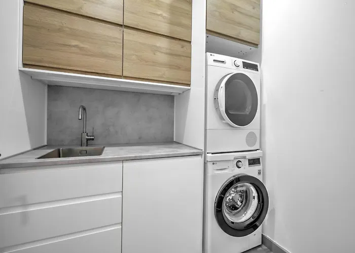 Deluxe House With Roof Terrace And Pool Nerja