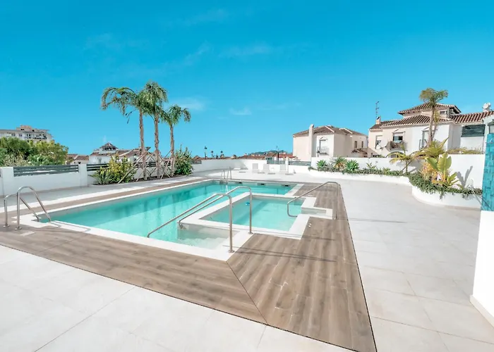 Villa Deluxe House With Roof Terrace And Pool Nerja