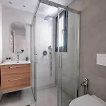 Deluxe House With Roof Terrace And Pool