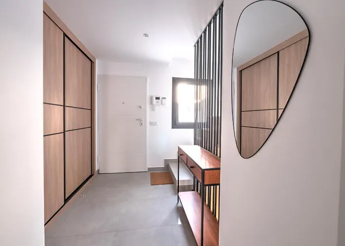 Deluxe House With Roof Terrace And Pool Nerja