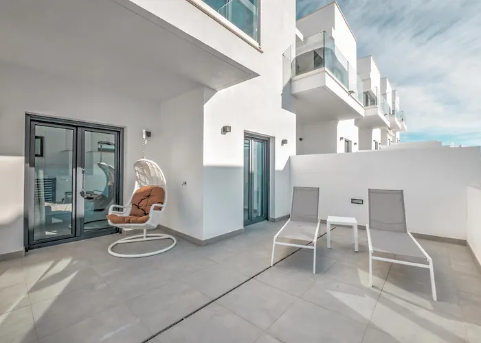 Villa Deluxe House With Roof Terrace And Pool Nerja